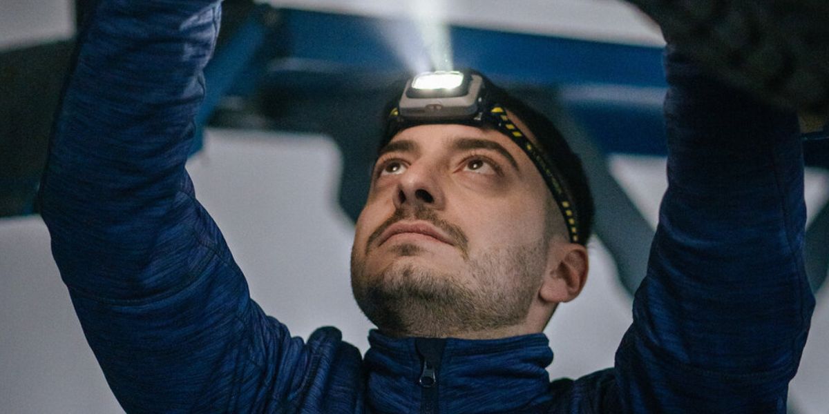 Best Torch for Electricians UK: What You Actually Need