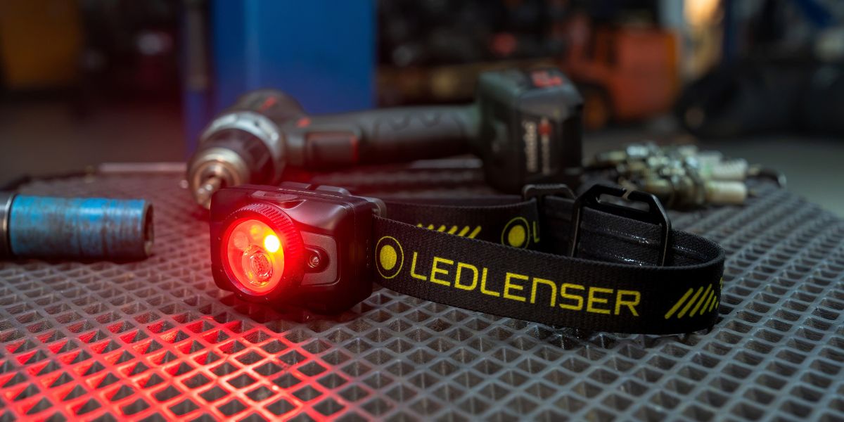 Hard Hat Torch vs Helmet Torch: What’s the Difference and Which Should You Buy?