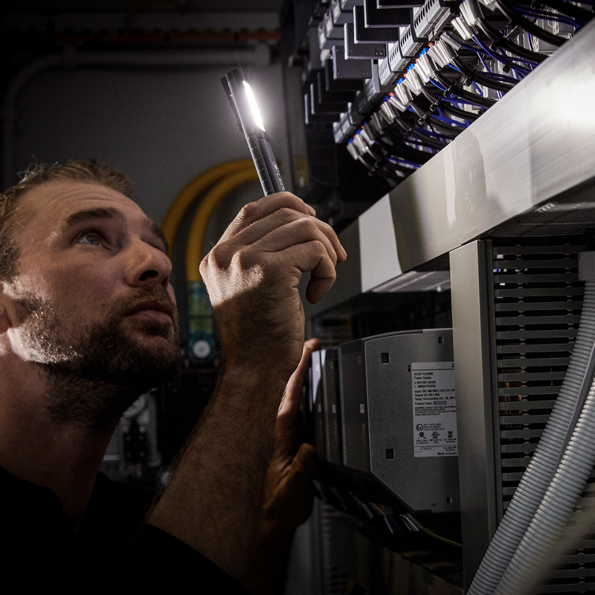 iW2R Rechargeable Inspection Light